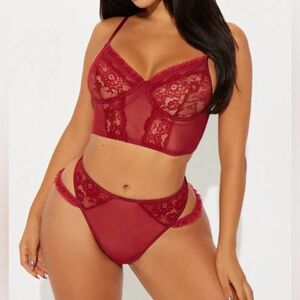2 piece Lace Corset set Burgundy Red Size L NWT
